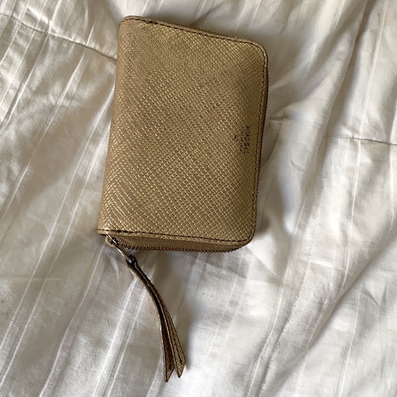 Fossil Gold Zip Bifold Wallet - Picture 3 of 13